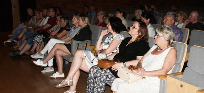 Uczestnicy dowiedzieli się, jak powstawał film dokumentalny „Tylko nie mów nikomu” Uczestnicy dowiedzieli się, jak powstawał film dokumentalny „Tylko nie mów nikomu”