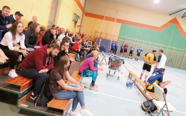 Trybuny zostały wypełnione do ostatniego miejsca Trybuny zostały wypełnione do ostatniego miejsca