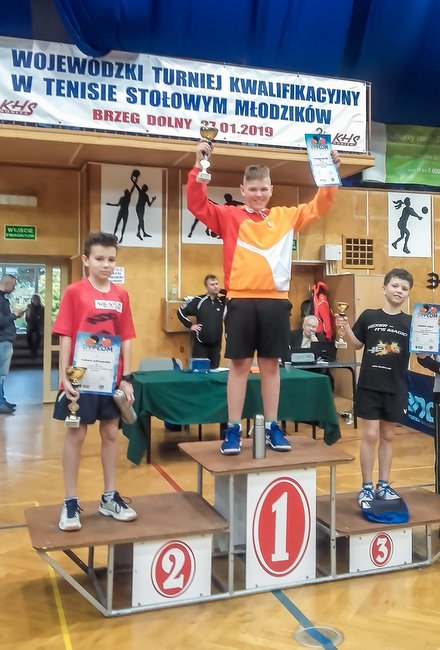 Krzysztof Wnęk na trzecim stopniu podium Krzysztof Wnęk na trzecim stopniu podium