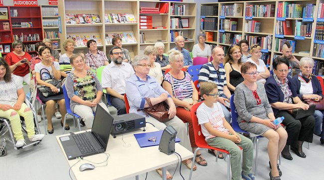 Czytelnicy z zainteresowaniem wysłuchali opowieści o wyprawach podróżnika