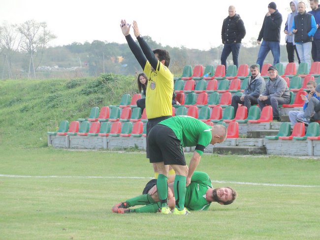 Filip Morka doznał kontuzji kolana (foto: archiwum)