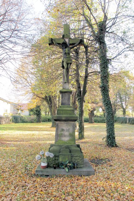Krzyż na tzw. cmentarzu czeskim. Foto: ZB. Kazimierowicz Krzyż na tzw. cmentarzu czeskim. Foto: ZB. Kazimierowicz