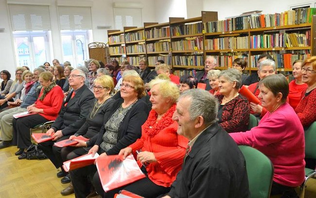 Wiązowscy czytelnicy licznie przyszli do biblioteki