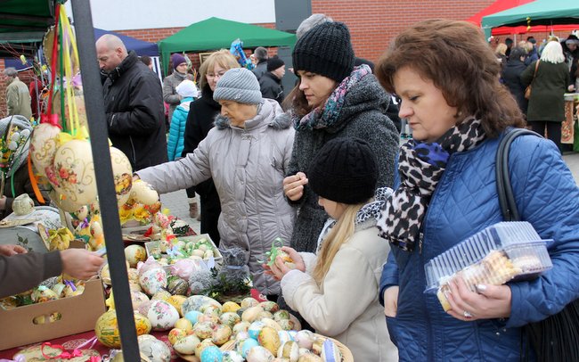 Coroczny kiermasz to dobra okazja, aby kupić wielkanocne dekoracje i wypieki