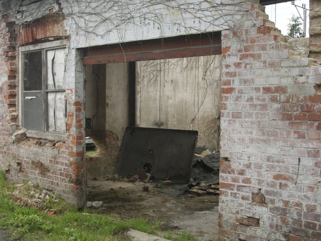 Tak wyglądają kolejowe nieruchomości na ul. Borowskiej-Zaułek Tak wyglądają kolejowe nieruchomości na ul. Borowskiej-Zaułek