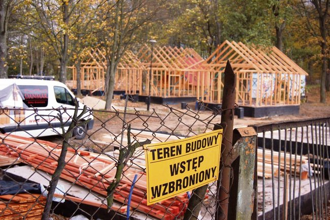 Ponad 700 000 zł wyniesie budowa jedenastu domków parterowych