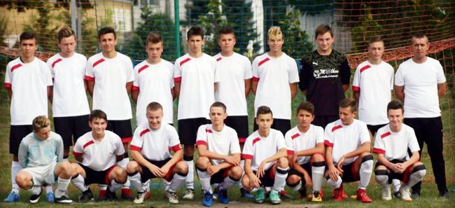 Drużyna juniorów młodszych Świtezi Wiązów (foto: Świteź)
