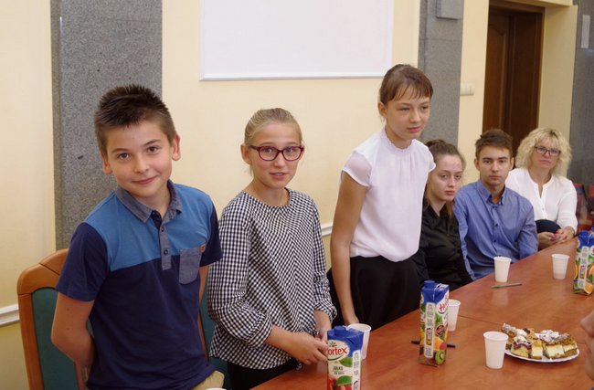 Młodzi samorządowcy rozmawiali m.in. o ścieżkach rowerowych i parku linowym. Foto: UMiG Strzelin Młodzi samorządowcy rozmawiali m.in. o ścieżkach rowerowych i parku linowym. Foto: UMiG Strzelin