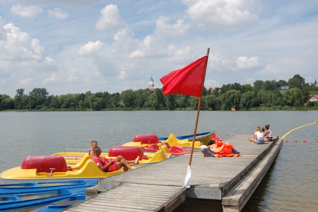Ratownicy wywiesili czerwoną flagę Ratownicy wywiesili czerwoną flagę