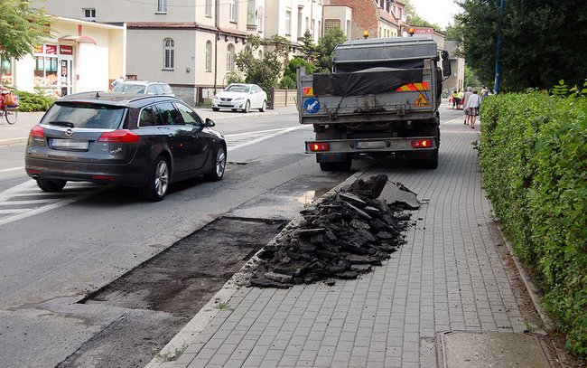 Planowana jest naprawa ubytków na wszystkich drogach wojewódzkich w Strzelinie