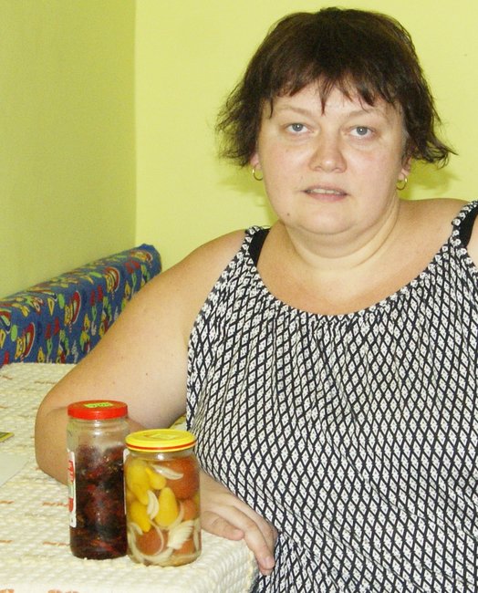 - Przetwory robi się praktycznie przez cały czas zbioru pomidorów - powiedziała Anna Szloser