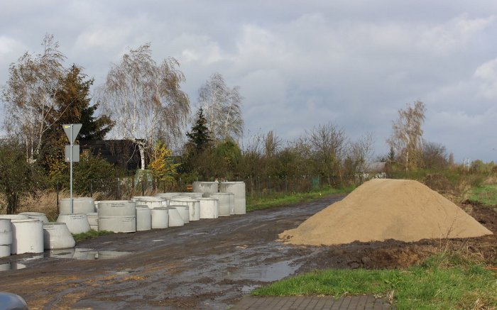 Rozpoczynają się prace związane z uzbrojeniem terenu przy WSSE Invest Park Podstrefa Strzelin wraz z przebudową ciągów komunikacyjnych. Foto: UMiG Strzelin