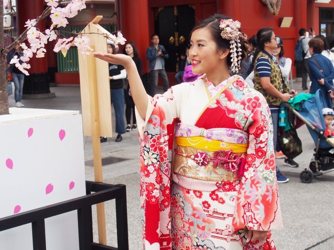 Symbolem Japonii są kwitnąca wiśnia i kimono. Foto: Dariusz Stepień Symbolem Japonii są kwitnąca wiśnia i kimono. Foto: Dariusz Stepień