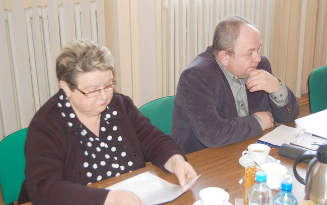 Dyrektor Zespołu Szkolno-Przedszkolnego w Przewornie Mariusz Michułka (z prawej) powiedział, że w związku ze spodziewaną subwencją oświatową, od 1 września nie będzie opłat za 6-latki