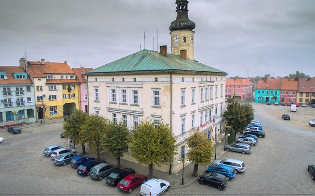 	Urzędnicy po uzyskaniu wszelkich niezbędnych uzgodnień złożyli wniosek o dofinansowanie remontu wieży ratusza