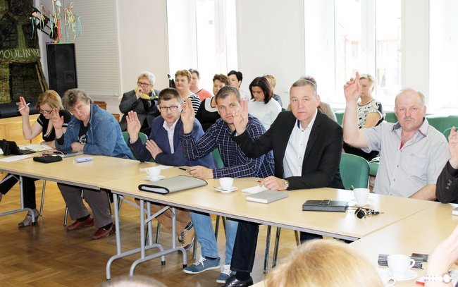 Wiązowscy radni jednogłośnie udzielili absolutorium z wykonania budżetu gminy Wiązów za 2015 r