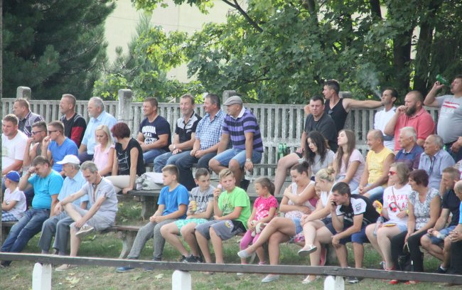 Derby gminy Przeworno obserwowało wielu kibiców
