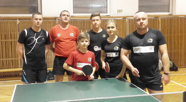 Ekipa UKS Fan jest liderem IV ligi tenisa stołowego