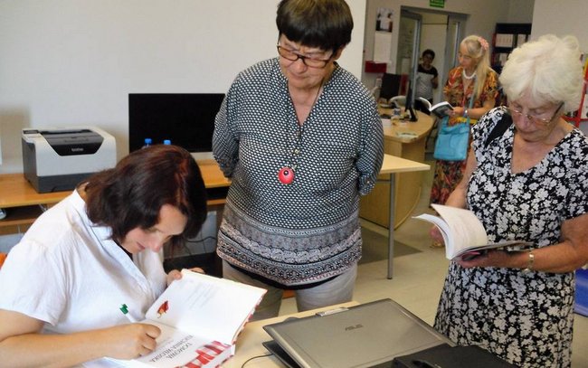 Spotkanie z Aleksandrą Seghi - mieszkającą w Toskanii autorką 7 książek, w których opisuje swoje toskańskie życie, szczególną uwagę kładąc na kuchnię włoską