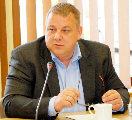 - Proszę sobie uświadomić, że katastrofa szpitala równa się katastrofie powiatu strzelińskiego - mówił radny Norbert Raba