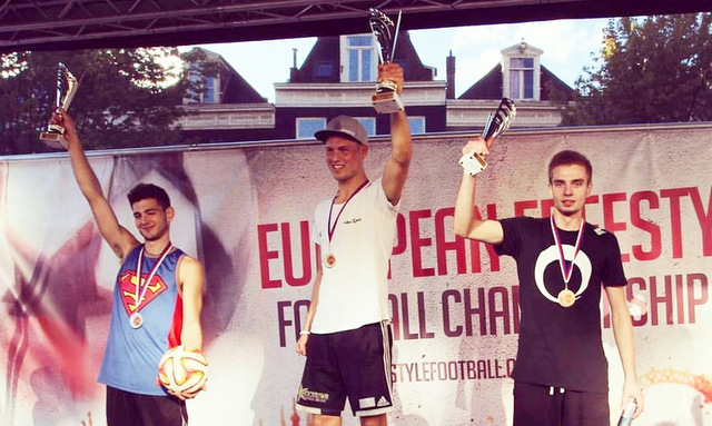 Daniel Mikołajek (z prawej) na podium Daniel Mikołajek (z prawej) na podium