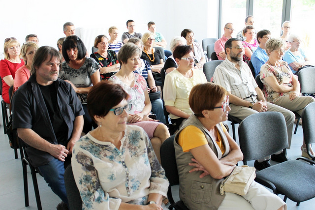 Strzelinianie z uwagą słuchali opowieści znanego publicysty