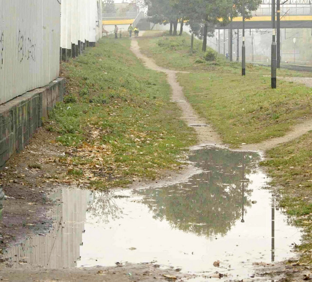 A jak już przestanie padać, to kałuże stoją nawet kilka dni