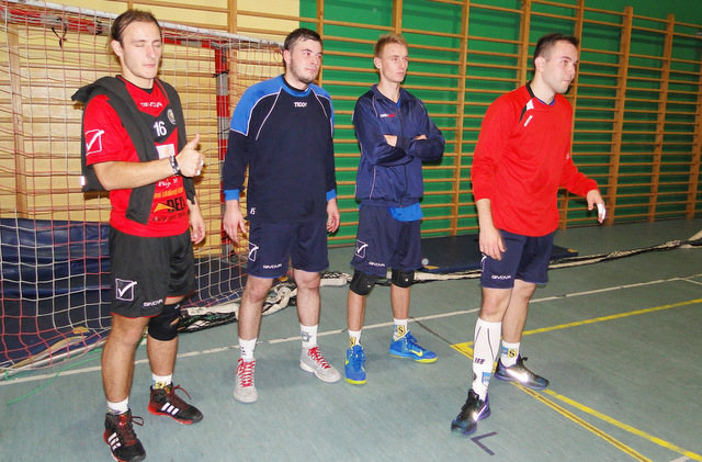 Gracze rezerwowi dopingowali swoich kolegów