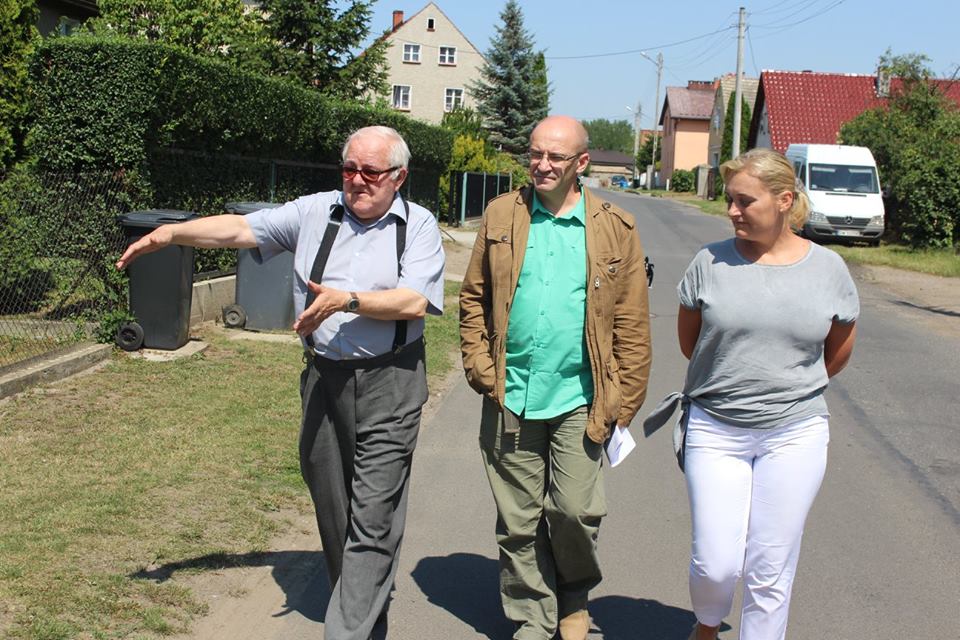 W zakres dokumentacji technicznej wchodzi m.in. budowa ciągu pieszego o nawierzchni z kostki betonowej